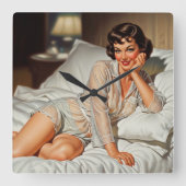 Retro Niedliche Frau '50 Button-up Quadratische Wanduhr (Vorderseite)