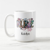 Retro Nurse Life Typografie Personalisierte Mug Kaffeetasse (Links)