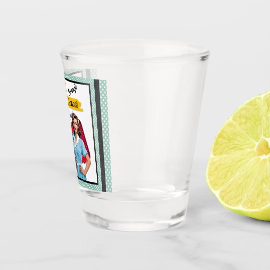 Retro Nurse Pinup_ Krankenpflege Schnapsglas (Rechts)