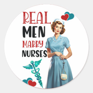 Retro Nurse Pinup_ Real Men heiraten Krankenschwes Runder Aufkleber