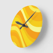 Retro Orange and Yellow Wall Clock Runde Wanduhr (Winkel)