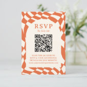 Retro Orange Checkerboard QR Code Hochzeit RSVP Karte (Stehend Vorderseite)