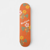 Retro Orange Daisy Bouquet Musterskateboard Skateboard (Vorne)