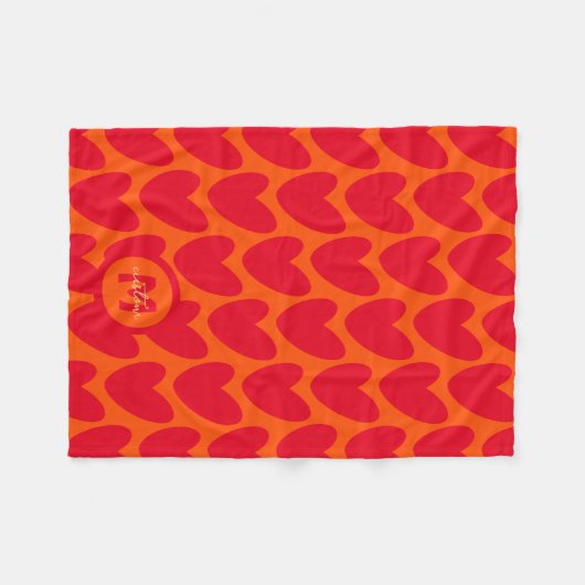 Retro Orange Groovy Red Hearts Name über Monogramm Fleecedecke (Vorderseite (Horizontal))
