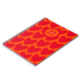 Retro Orange Groovy Red Hearts Name über Monogramm Notizblock (Linke Seite)