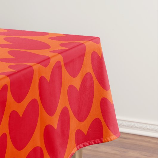Retro Orange mit Groovy Red Hearts Tischdecke (Beispiel)
