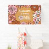 Retro Orange und Pink Floral Daisy Erster Geburtst Banner (Insitu)