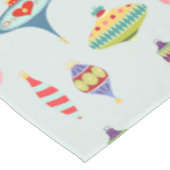 Retro-Ornamente | Modernes Poly aus dem Mittelalte Tischdecke (Schrägansicht)