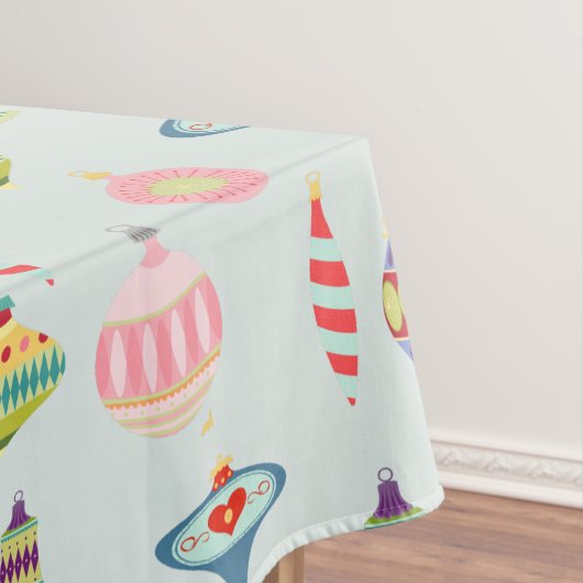 Retro-Ornamente | Modernes Poly aus dem Mittelalte Tischdecke (Beispiel)