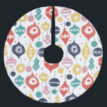 Retro-Ornamente Polyester Weihnachtsbaumdecke<br><div class="desc">Mit unserem Retro-Weihnachtsbaumrock verwandeln Sie Ihren Weihnachtsbaum in ein nostalgisches Herzstück! Mit einem lebendigen Design aus der Mitte des Jahrhunderts mit klassischen Ornamenten und einer "Happy Holidays"-Botschaft, besticht dieser Rock durch den festlichen Geist der 60er Jahre. Es verleiht Ihrer Feriendekoration eine Touch Vintagen Charmes und erinnert an Erinnerungen fröhlicher Ansammlungen...</div>