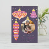 Retro Ornamnet Holiday Foto Card Einladung (Stehend Vorderseite)