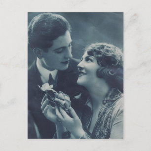 Retro-Paar aus den 1920er Jahren mit Rosen-Vintage Postkarte