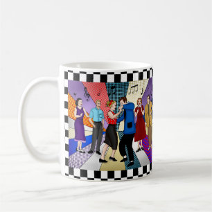 Retro-Paar der 1950er Jahre beim Tanzen Kaffeetasse