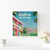Retro Palm Springs Hotel Quadratische Wanduhr (Zuhause)