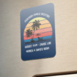 Retro Palm Tree Sunset Cruise Family Urlaub Magnet<br><div class="desc">Dieses Design kann in dem Bereich personalisiert werden, der durch das Ändern des Fotos und/oder Textes zur Verfügung gestellt wird. Sie können auch angepasst werden, indem Sie auf Vorlage personalisieren klicken und dann auf die Schaltfläche klicken, um weitere Optionen anzupassen, um die Hintergrundfarbe zu löschen oder zu ändern, Text hinzuzufügen,...</div>