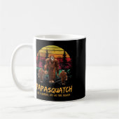 Retro Papa Squatch wie ein Großvater Funny Bigfoot Kaffeetasse (Links)