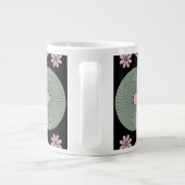 Retro Pastel Floral Mandala Symmetry Jumbo-Tasse (Rückseite)
