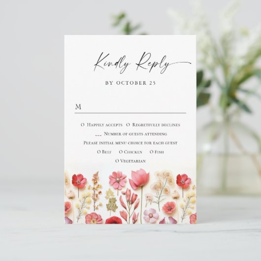 Retro Pastel Pink Boho Wild Blume Hochzeit RSVP Karte (Stehend Vorderseite)