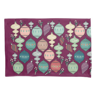 Retro Pastel Weihnachtsschmuck auf Plum Kissenbezug