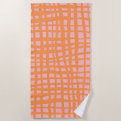 Retro pastellfarbene, orange und rosa Rastermuster Strandtuch (Vorderseite)