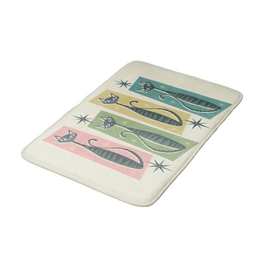 Retro Patchwork Tabbies ©studioxtin Badematte (Schrägansicht)