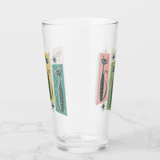 Retro Patchwork Tabbies ©️ Studioxtin Glas (Rechts)