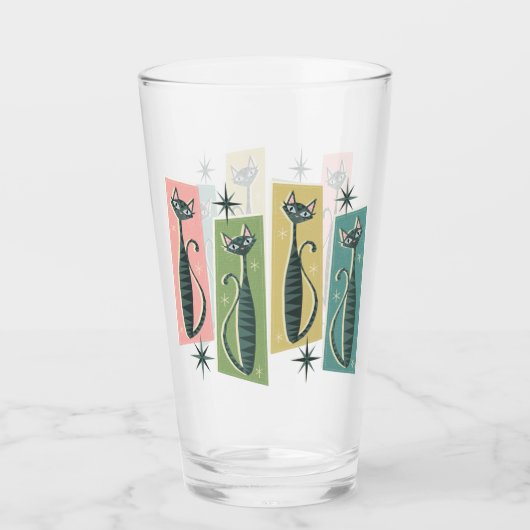 Retro Patchwork Tabbies ©️ Studioxtin Glas (Vorderseite)