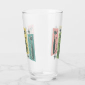 Retro-Patchwork-Tabby-Katzen ©️studioxtine Glas (Rechts)