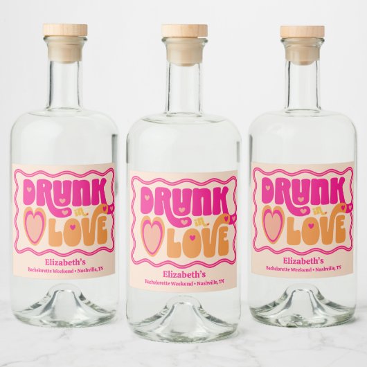 Retro Peach Drunk in Love Bachelorette Weekend Alkoholflaschenetikett (Flaschen)
