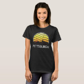 Retro Pennsylvania Pittsburgh Visitors Skyline Vin T-Shirt (Vorne ganz)