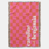 Retro Pink and Red Checkerboard Custom Wedding Decke (Vorderseite Vertikal)