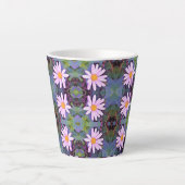 Retro Pink Daisy Blume Pattern Milchtasse (Vorderseite)
