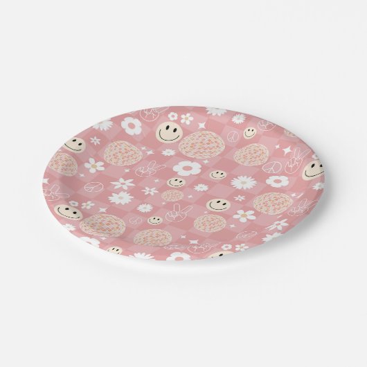 Retro Pink Groovy Checkered Hippie Muster Pappteller (Schrägansicht)