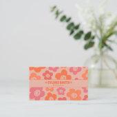 Retro Pink Orange QR-Code Groovy lächelnde Blumen Visitenkarte (Stehend Vorderseite)