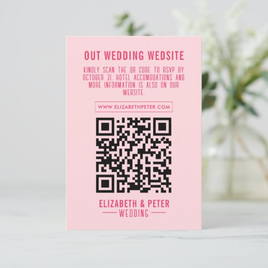 Retro Pink QR Code Wedding Website RSVP Karte (Stehend Vorderseite)
