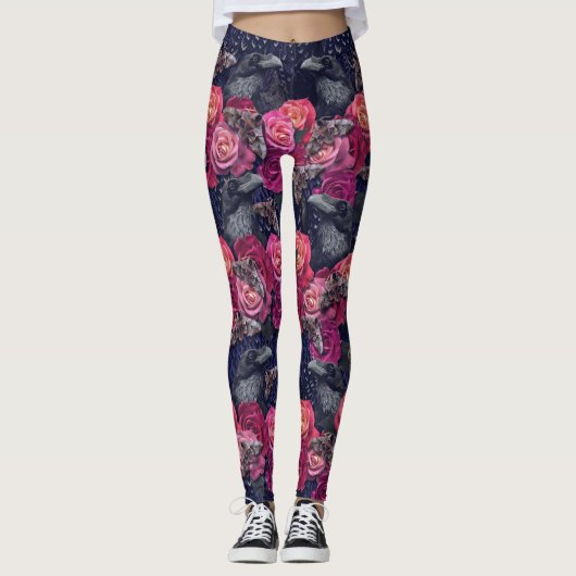 Retro Pink Raven Evermore mit Rose und Hawkmoths Leggings (Vorderseite)