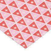 Retro Pink & Red Christmas Geometric Tischdecke (Schrägansicht)