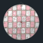 Retro Pink Sternexplosion Dart Board Dartscheibe<br><div class="desc">Dieses Retro Rosa und Weiß Sternexplosionen Dart Board ist so hübsch, dass Sie Ihren Enthusiasmus nicht eindämmen können. Und warum will du hin? Dieses moderne, inspirierte Design aus den 60er Jahren des 20. Jahrhunderts besticht durch einen dunkelhirtengrauen Hintergrund und Reihen vollkommen unperfekter Rechtecke in Türkis, Weiß und Taubengrau. Kätzchenweiße und...</div>