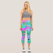 Retro Pink und Light Blue Liquide Art auf Hydrange Capri Leggings (Vorderseite)