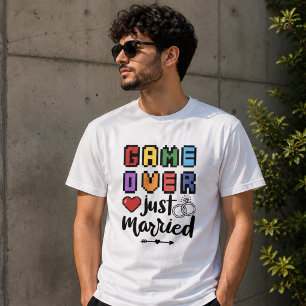 Retro-Pixel-Spiel vorbei, frisch vermählt Liebe T-Shirt