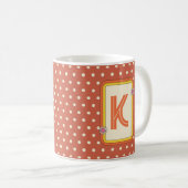 Retro Polka Dot Monogramm Kaffeetasse (VorderseiteRechts)
