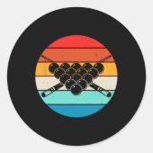 Retro Pool Billard Design mit Cues und Runder Aufkleber (Vorderseite)