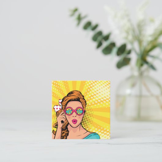 Retro Pop Art Blonde Lady Wow ID556 Quadratische Visitenkarte (Stehend Vorderseite)