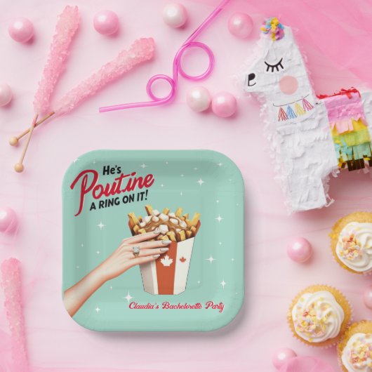 Retro Poutine a Ring on It! Montreal Bachelorette Pappteller (Party)