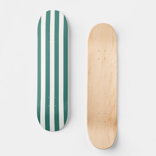 Retro Preppy Sportränke Stripes - Field Green Skateboard (Vorderseite)
