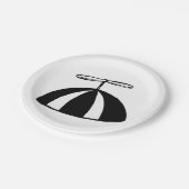 Retro Propeller Beanie Whimsical Schwarz und Weiß Pappteller (Schrägansicht)