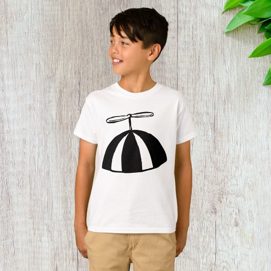 Retro Propeller Beanie Whimsical Schwarz und Weiß T-Shirt