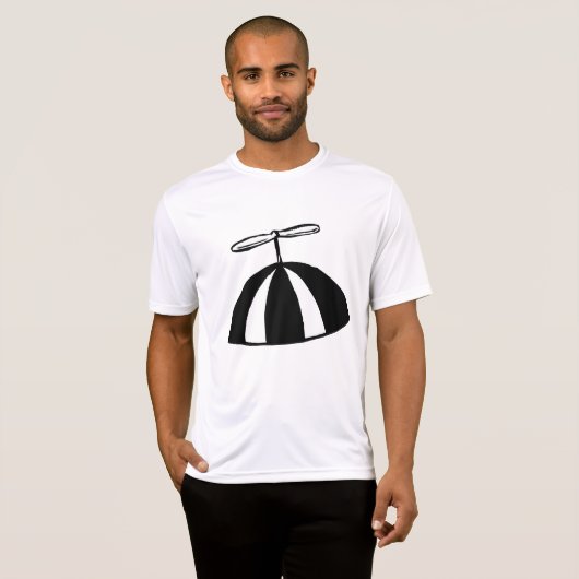 Retro Propeller Beanie Whimsical Schwarz und Weiß T-Shirt (Vorne ganz)