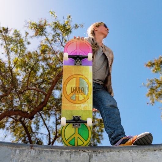 Retro psychedelische bunte Friedenszeichen Unisex  Skateboard (Außenbereich 1)