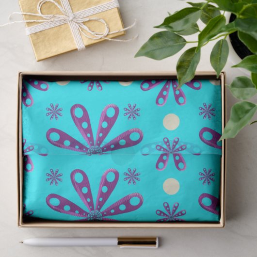 Retro Purple Flowers on Blue Background Seidenpapier (Geschenk)